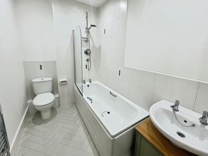 Family Bathroom- click for photo gallery